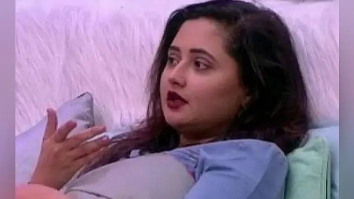 Bigg Boss 13 : अरहान के ”सड़क पर आ गई थी” वाले बयान पर भड़के रश्मि के भाई, बताई पूरी सच्चाई