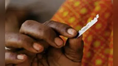 ‘खतना” का दर्द: बंद दरवाजे के बाहर खड़ी इस महिला ने लगायी आवाज- मैं जानती हूं…