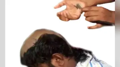 मुजफ्फरपुर : गैरेज से सामान चोरी करते पकड़े गये दो युवक, बाल मुंडा बाजार में घुमाया