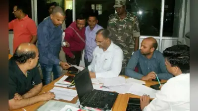 गुमला : एलआईसी एजेंट के पास से 1.53 लाख बरामद, जांच में जुटा प्रशासन