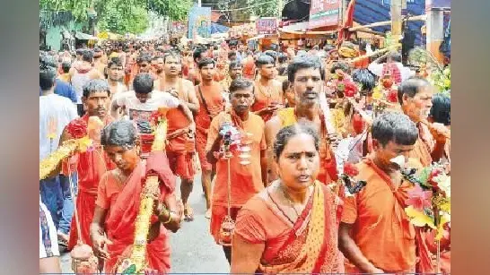 हर दिन एक लाख से अधिक कांवरिये आ रहे बाबाधाम