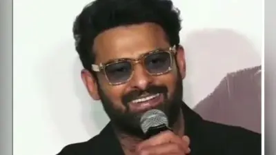 प्रभास से फैंस ने की हिंदी बोलने की डिमांड, ”बाहुबली” एक्टर बोले – ”जय हिंद”