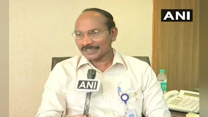 #Chandrayaan2 : इसरो प्रमुख ने कहा, रात 1.30 बजे शुरू होगी ‘सॉफ्ट लैंडिंग”, जानें पूरी प्रक्रिया
