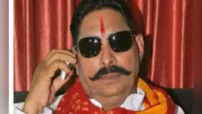 एके 47 बरामदगी मामला : भारी बारिश में थाना पहुंचीं लिपि सिंह, हर प्रश्न पर अनंत बोले-हम नहीं जानते