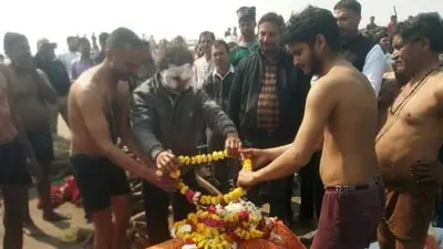 कानपुर देहात अग्निकांडः बिठूर घाट पर मां-बेटी का हुआ अंतिम संस्कार, भाई बोला- सारे सपने टूट गए…