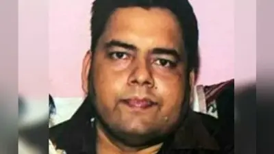 Varanasi News: नीट परीक्षा में सॉल्वर गैंग से सेटिंग कराने वाले गिरोह के सदस्यों की कुर्की, भगोड़े घोषित