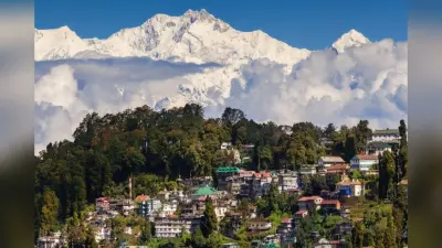 Darjeeling Famous Places: जा रहे हैं दार्जिलिंग घूमने तो इन 6 जगहों पर विजिट जरूर करें