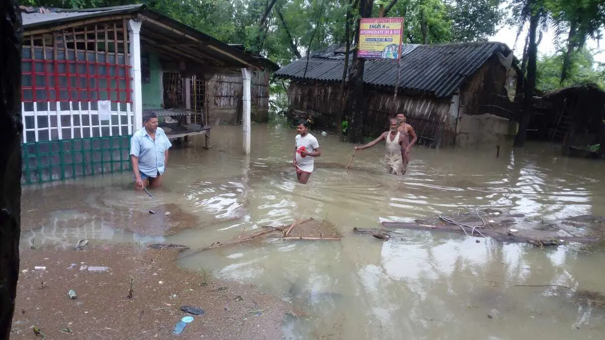 Flood in Bihar : बागमती के जलस्तर में दूसरे दिन भी आयी कमी, पर दरभंगा शहर में पानी का फैलना जारी