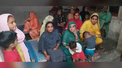 Bareilly News: बरेली में बदमाशों ने तीन घरों में की लाखों की लूटपाट, फायरिंग में पिता-पुत्र समेत तीन घायल