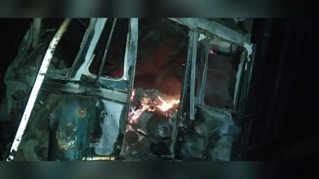Kanpur News: सागर हाईवे पर ट्रक-ट्रेलर की टक्कर में दो की मौत, 15 किमी तक लगा जाम