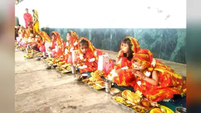 Varanasi News: काशी में कन्या पूजन के साथ नवरात्रि का समापन, ‘हर-हर महादेव’ के जयघोष से गूंजी शिव नगरी