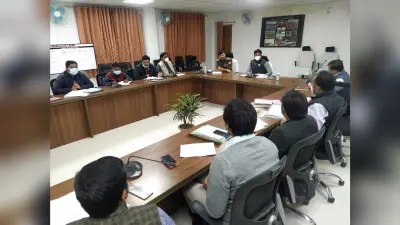 Magh Mela 2022: जिलाधिकारी ने अधिकारियों के साथ की समीक्षा बैठक, कहा- समय से पूरा करें काम