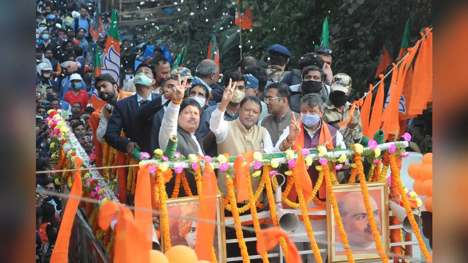 तृणमूल से भाजपा में आये शोभन चटर्जी और वैशाखी बनर्जी ने अपनी ही ‘ग्रांड लांचिंग’ से बनायी दूरी