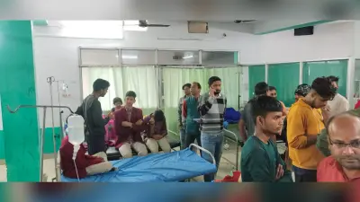 बिहार: औरंगाबाद में पलटी DAV स्कूल की बस, चालक कूदकर भागा, डेढ़ दर्जन से अधिक छात्र-छात्रा जख्मी