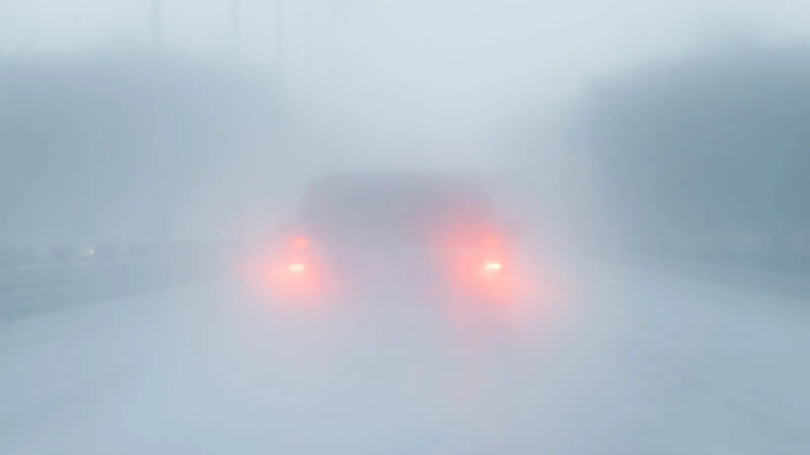 Foggy weather Alert: घने कोहरे में संभलकर चलाएं गाड़ी, वर्ना…