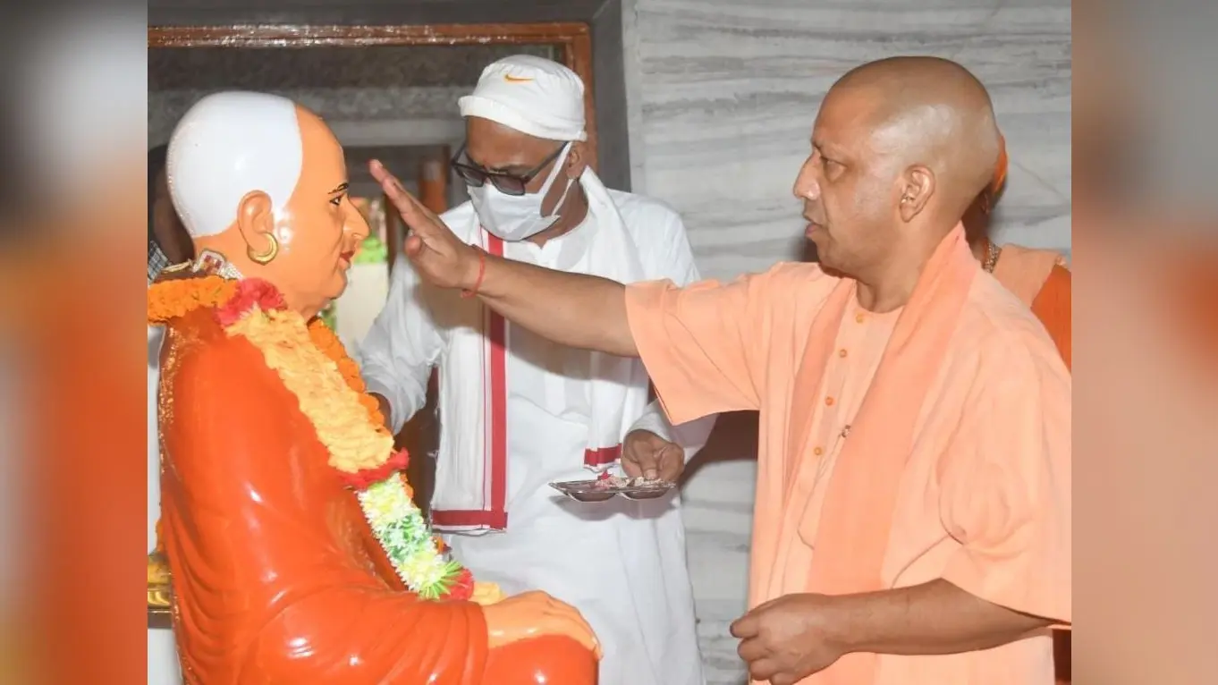 Navratri 2021: 27 साल से जारी शक्ति पूजा को फिर करेंगे CM योगी, दशमी पर दंडाधिकारी बन करेंगे श्रीराम का तिलक