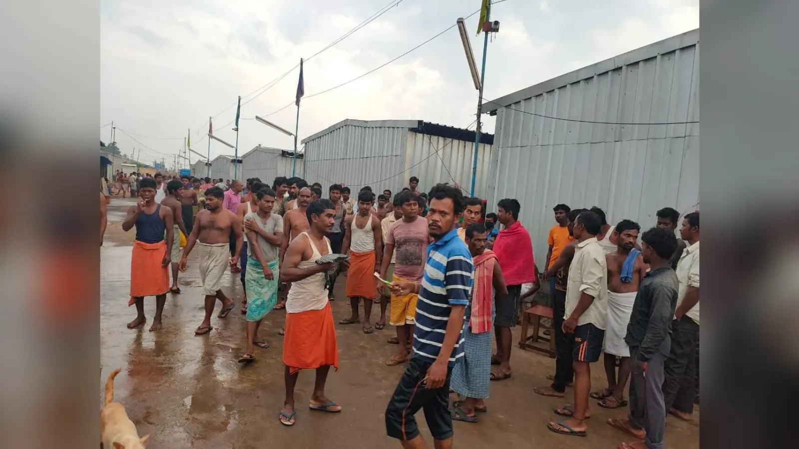 Lockdown : आंध्रप्रदेश के विशाखापट्टनम में फंसे झारखंड के 700 मजदूर, सरकार से लगायी घर वापसी की गुहार