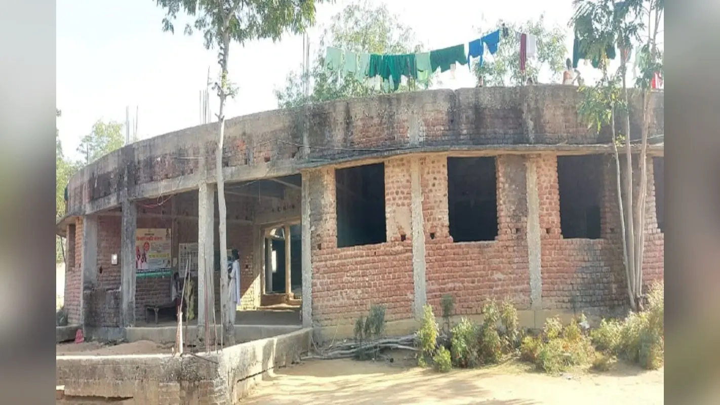चतरा : आठ साल में पूरा नहीं हुआ कस्तूरबा विद्यालय भवन