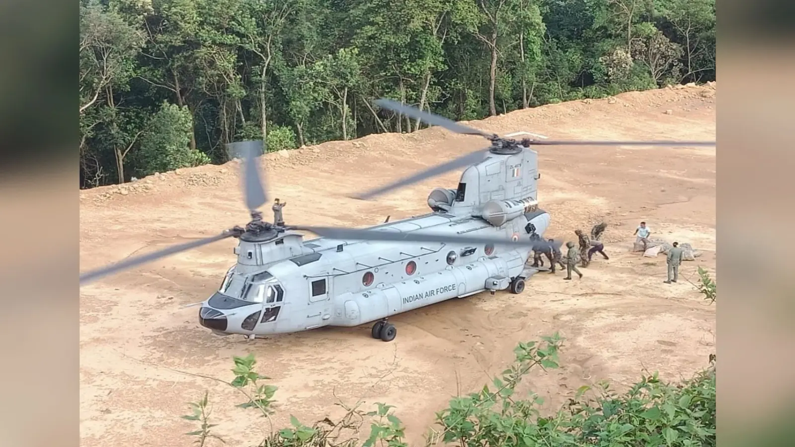 Chinook Helicopter: चिनूक हेलीकॉप्टर की क्या है खासियत, पंजाब के संगरूर में करनी पड़ी इमरजेंसी लैंडिंग