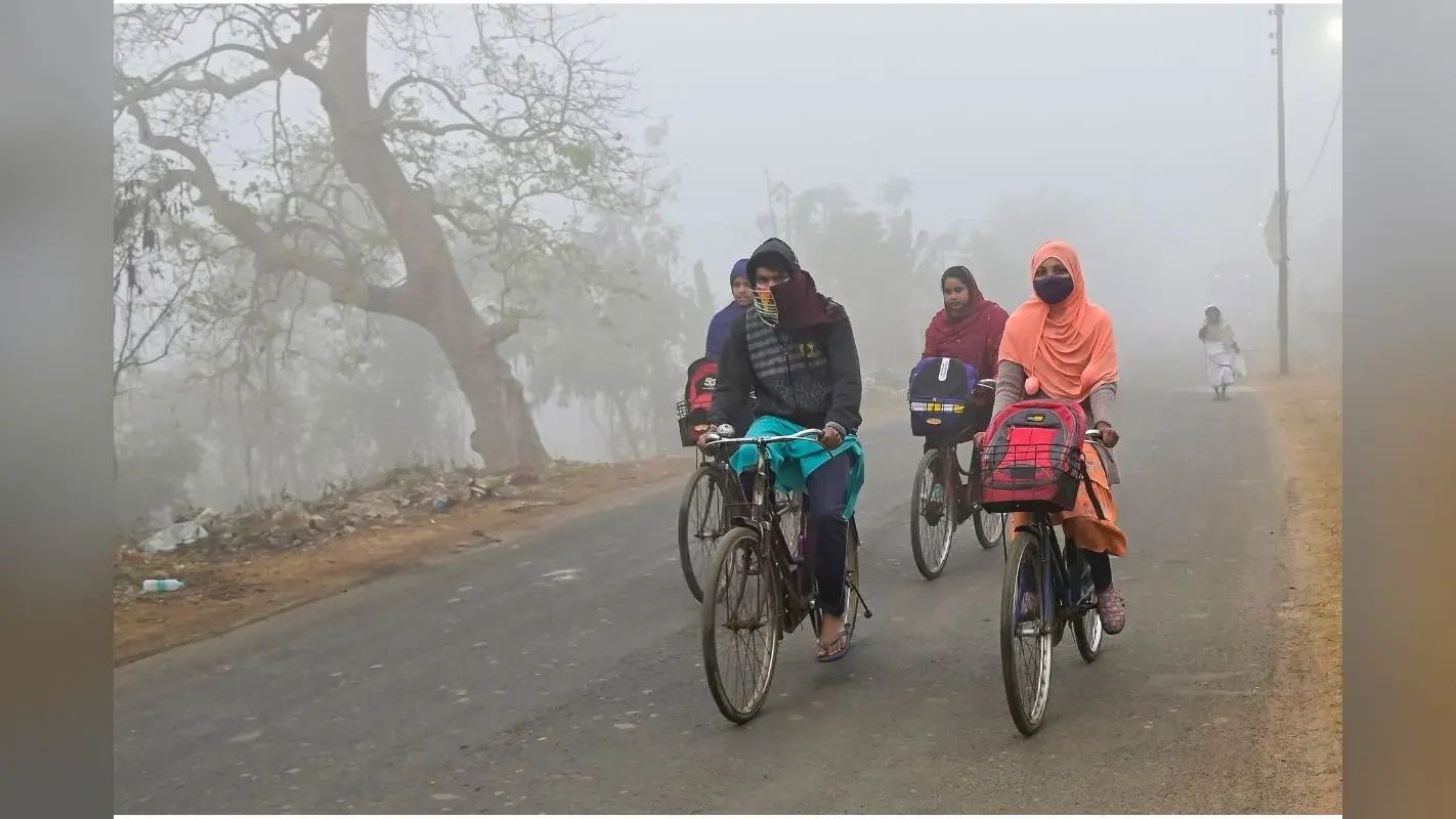 Bengal Weather Update : कोलकाता समेत जिलों में गिरने लगा है पारा, बढ़ सकती है ठंड