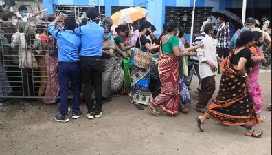 हावड़ा में ‘दुआरे सरकार’ शिविर में फॉर्म के लिए मची भगदड़, 12 लोग घायल, 5 की हालत गंभीर