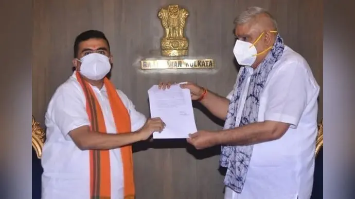 ममता के चहेते आलापन पर भ्रष्टाचार के आरोप, राज्यपाल से मिले नेता प्रतिपक्ष शुभेंदु अधिकारी, जांच करने की मांग