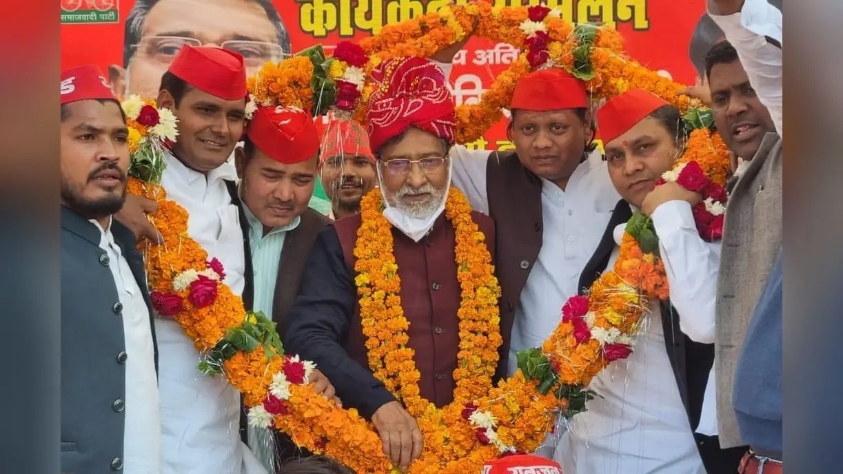 UP Election 2022: बरेली में पूर्व मंत्री रामगोविंद चौधरी बोले- लाल टोपी ही कमल को सत्ता से बाहर करेगी