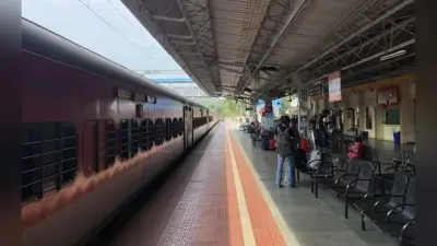Agra News: कंट्रोल रूम में फोन कर कर्नाटक एक्सप्रेस को दी उड़ाने की धमकी, युवक गिरफ्तार