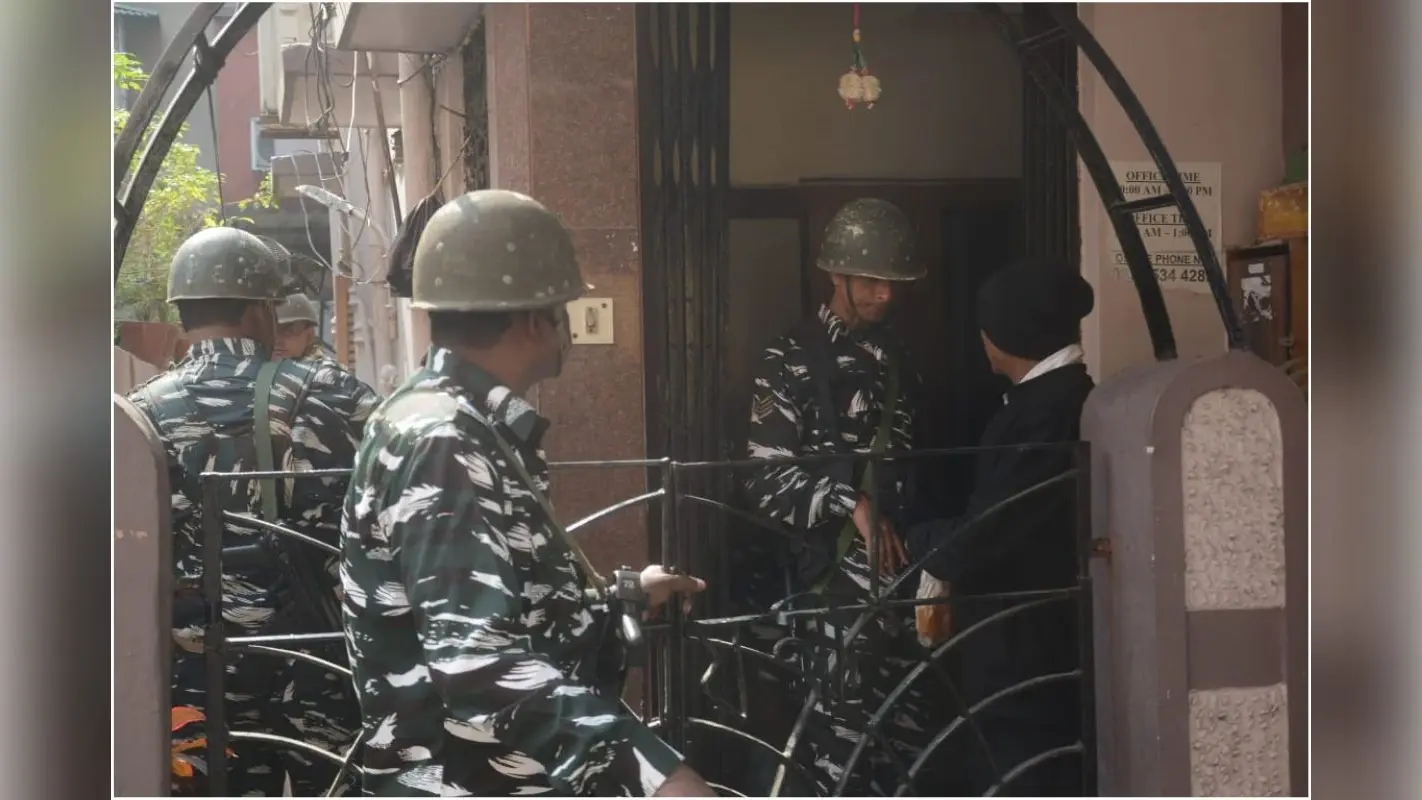 CRPF at ED raid : संदेशखालीकांड से शिक्षा लेते हुए सीआरपीएफ को साथ लेकर ईडी पहुंची अग्निशमन मंत्री के घर