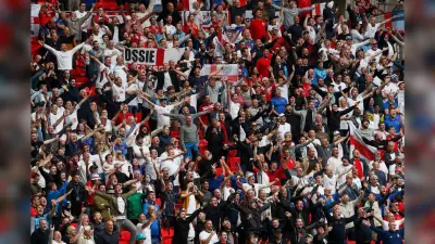 इंग्लैंड ने Euro Cup 2020 में रचा इतिहास और जर्मन विदेश मंत्री का उलटा पड़ गया दांव, शर्त में हार बैठे बीयर की कैरेट