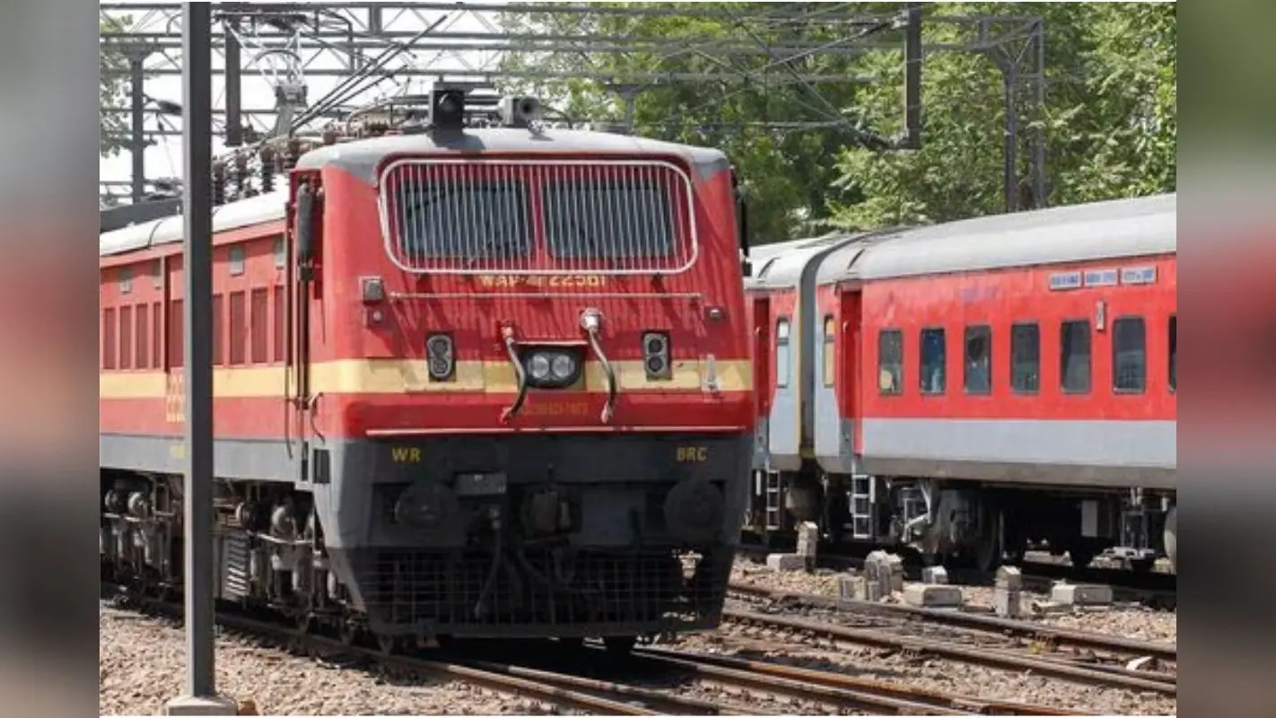 WB Train News : हावड़ा मंडल में 24 व 25 जनवरी को पावर ब्लॉक होने से यात्रियों की बढ़ी मुश्किलें