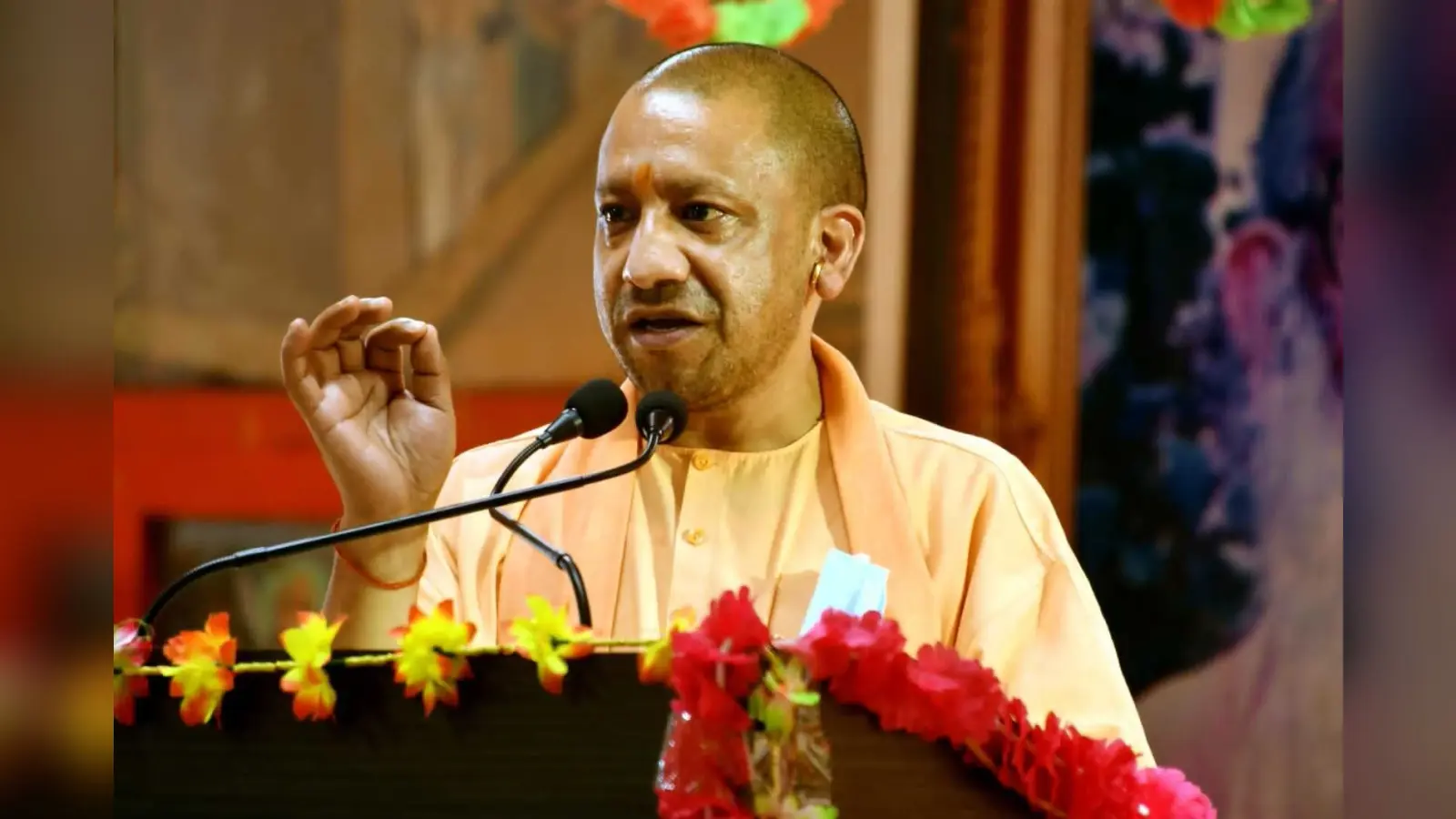 Varanasi News: PM नरेंद्र मोदी के आने से पहले CM योगी और डिप्टी CM केशव प्रसाद पहुंच रहे काशी, परखेंगे तैयारी