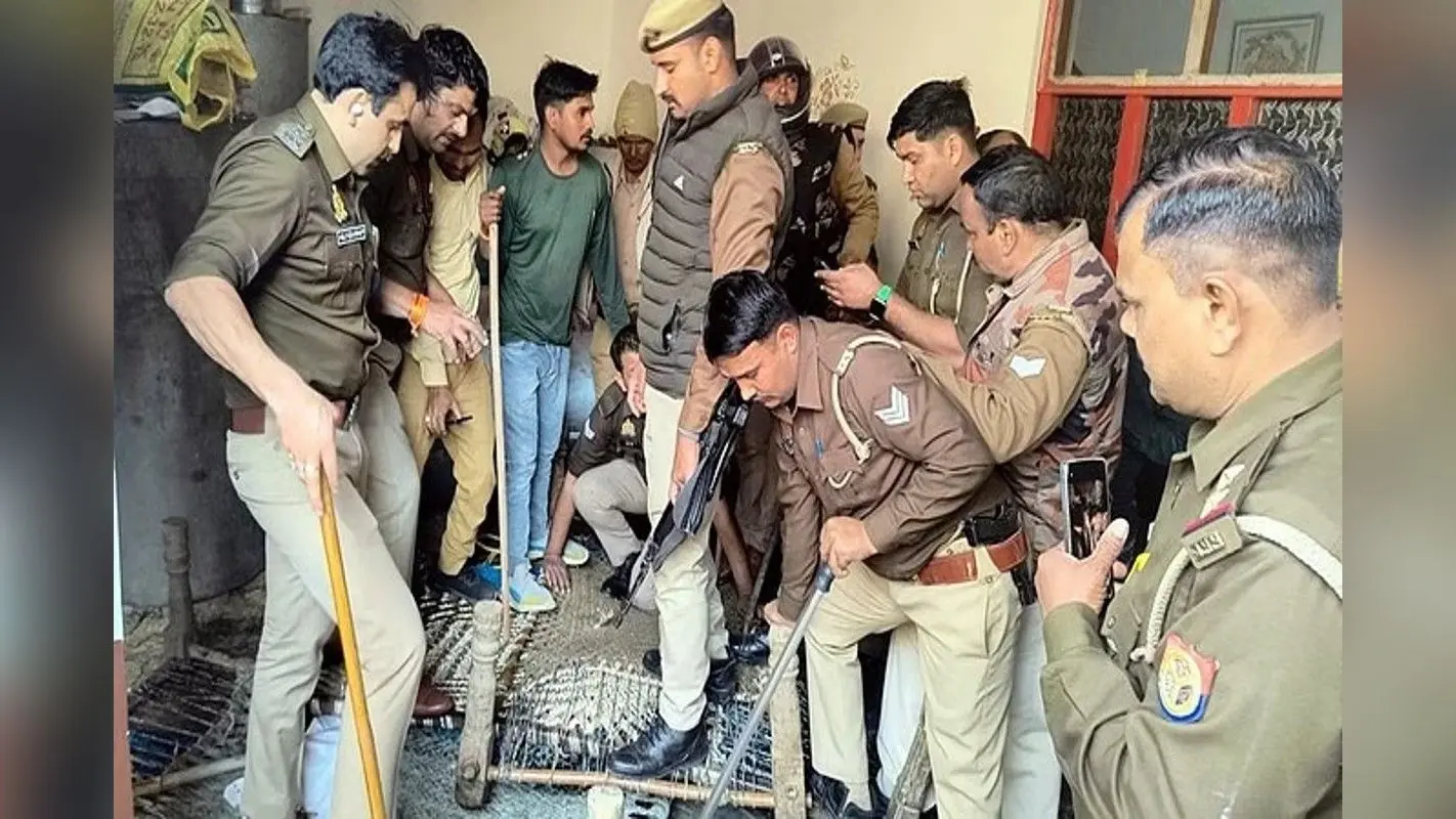 Sambhal : तेंदुआ को पकड़ने के लिए विभाग को करनी पड़ी मशक्कत, पुलिसकर्मियों की मनमानी से चली गई जान