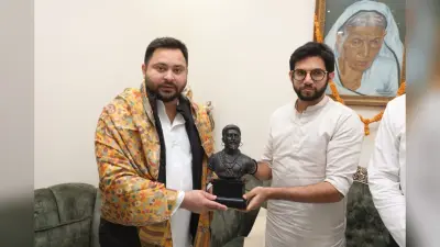 शिवसेना नेता आदित्य ठाकरे पहुंचे बिहार, तेजस्वी यादव से की मुलाकात, देखें पटना आगमन पर उनकी Photos