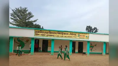 गढ़वा में शिक्षा व्यवस्था बदहाल, प्राथमिक विद्यालय के लिए बहाल पारा शिक्षक 10वीं के विद्यार्थियों को