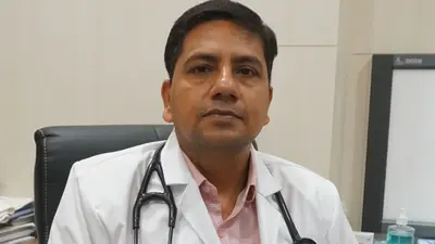 टाइफाइड क्या है? एक्सपर्ट से जानें इस बीमारी के लक्षण और बचाव के उपाय