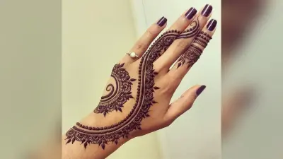 Mehndi Design : पूरे हाथों में मेहंदी लगाना पसंद नहीं, तो ये यूनिक डिजाइन हैं आपके लिए