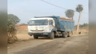 चतरा में ओवर लोड पत्थर लदा हाईवा का हो रहा है परिचालन, बड़ी दुर्घटना की आशंका
