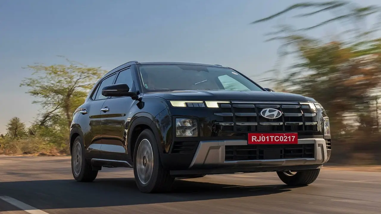 Hyundai की इस कार पर टूट पड़े लोग, 1 महीने में बुकिंग 51,000 के पार