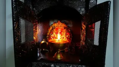 Puja Room Tips: अगर परिवार में बढ़ानी है बरकत, तो घर के मंदिर में इन नियमों का जरूर करें पालन