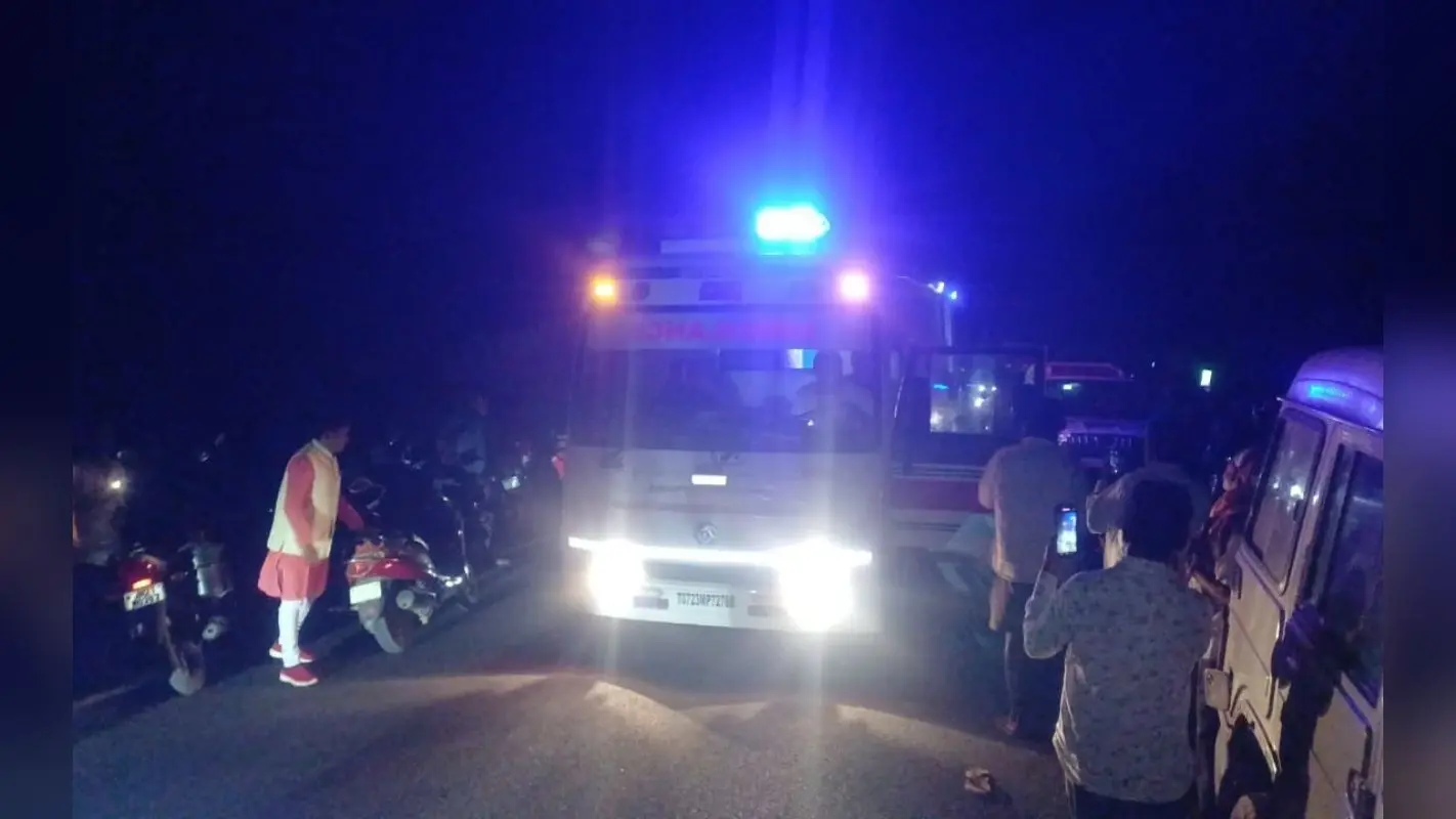 Train Accident: झारखंड के जामताड़ा में बड़ा रेल हादसा, ट्रेन की चपेट में आने से 2 यात्रियों की मौत