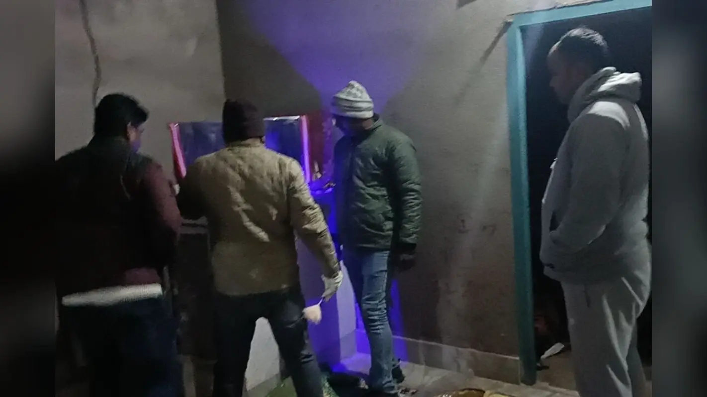 साहिबगंज में डकैती : पूरे परिवार को बंधक बनाकर पूछा- कहां हैं 5 करोड़? जानें फिर क्या हुआ…