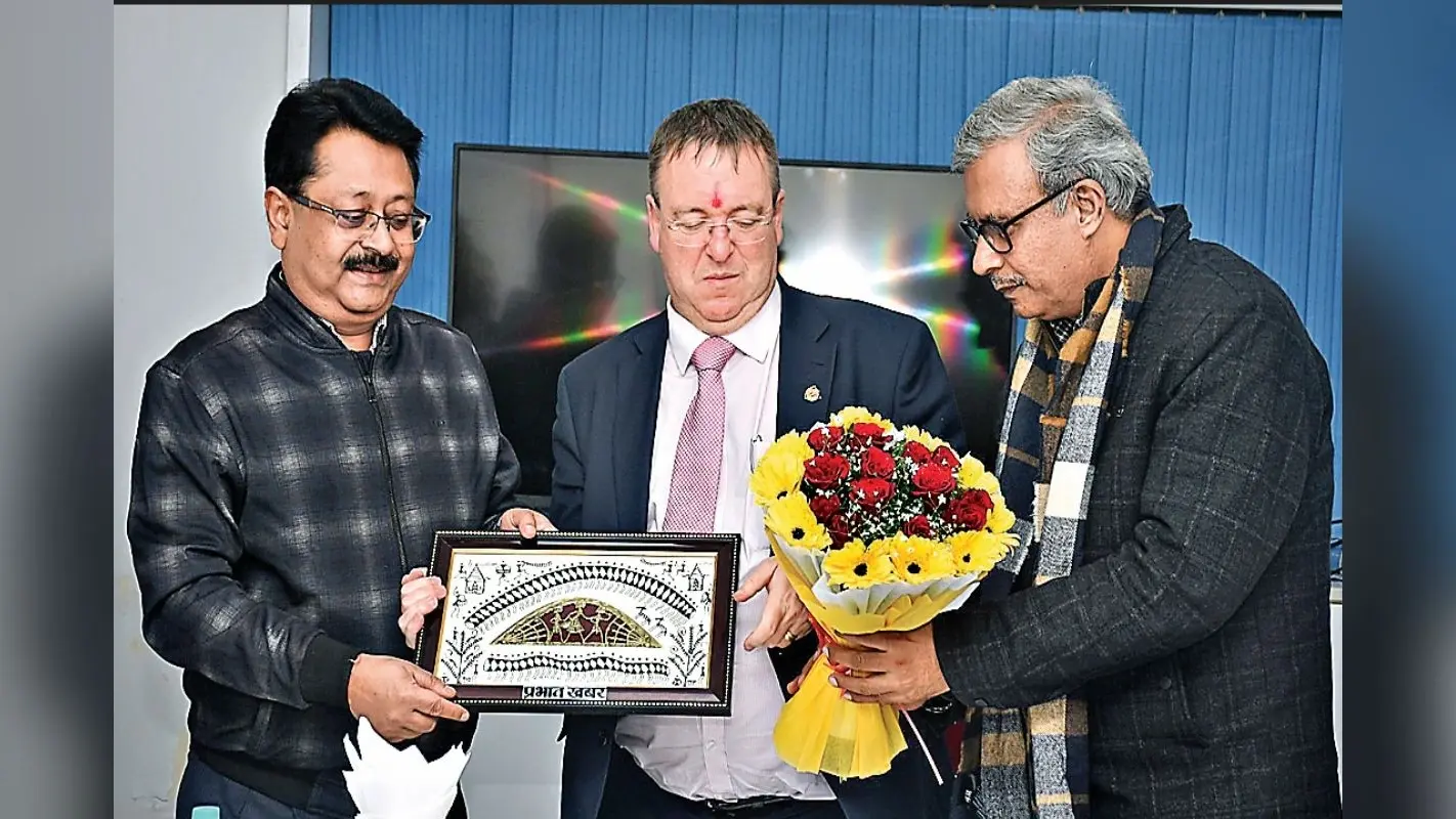 ब्रिटिश डिप्टी हाई कमिश्नर को भाया झारखंड, प्रभात खबर ऑफिस में बोले- ब्रिटेन के लोग भी देखें यहां की खूबसूरती