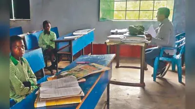 साहिबगंज में शिक्षा व्यवस्था की खुली पोल, 100 बच्चों का एडमिशन लेकिन केवल दो उपस्थित
