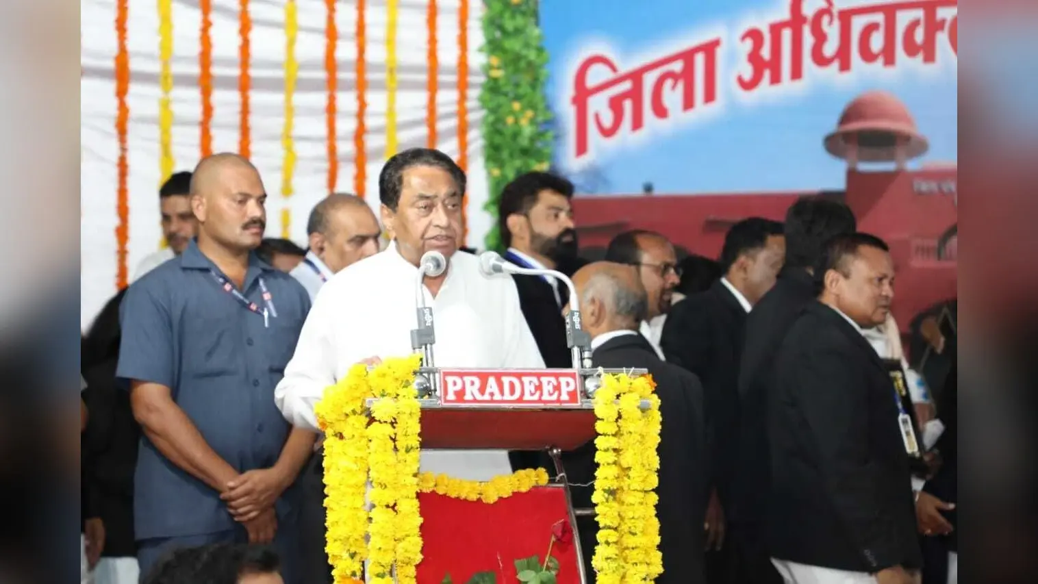 MP में सियासी उठापटक के बीच CM कमलनाथ का बयान- सरकार बहुमत में, समय आने पर जवाब देंगे