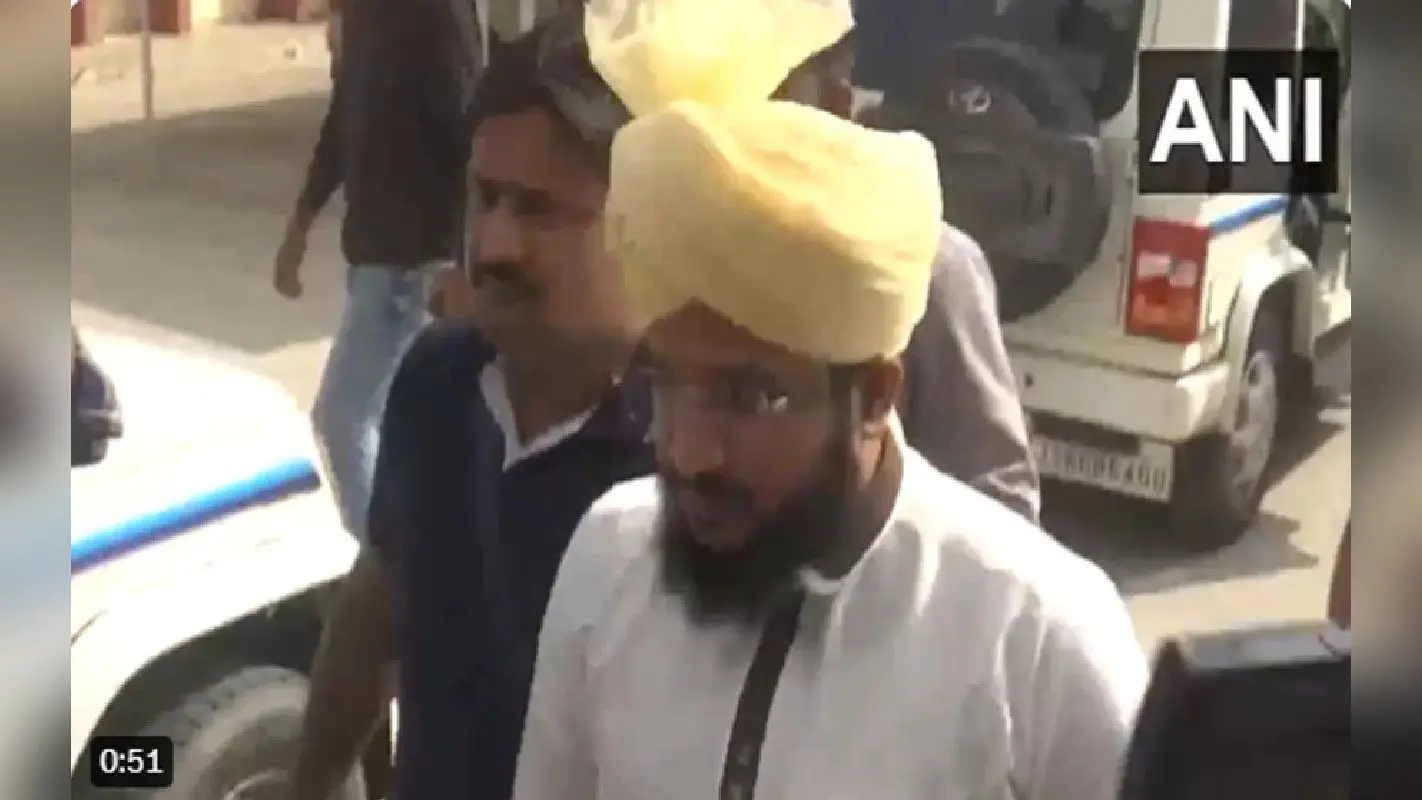 जानें इस्लामिक उपदेशक मुफ्ती सलमान अजहरी को क्यों मुंबई से उठाकर गुजरात ले गई एटीएस? वीडियो वायरल