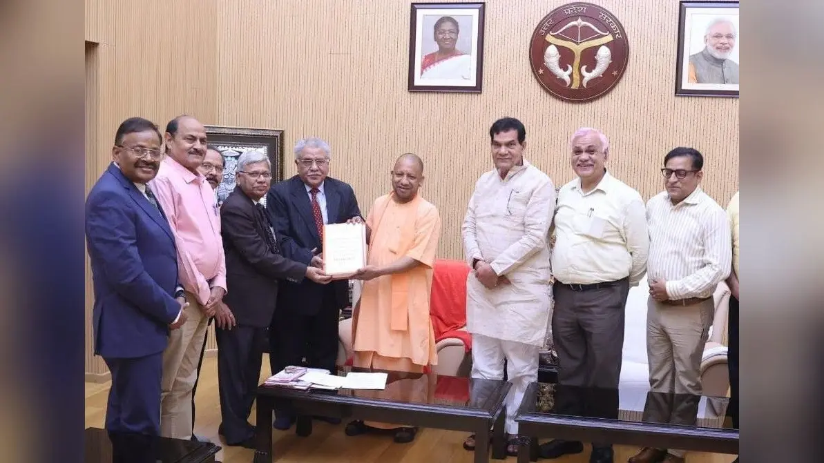 UP Nikay Chunav 2023: यूपी में जल्द होंगे निकाय चुनाव, आयोग ने सीएम योगी आदित्यनाथ को रिपोर्ट सौंपी