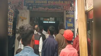 पलामू : दुकान में सेंधमारी कर पांच लाख का जेवर व बर्तन चोरी