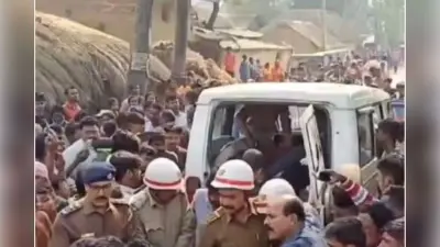 WB News : भातार में बेकाबू यात्री बस की चपेट में आ कर राहगीर की मौत, ग्रामीणों का चक्काजाम
