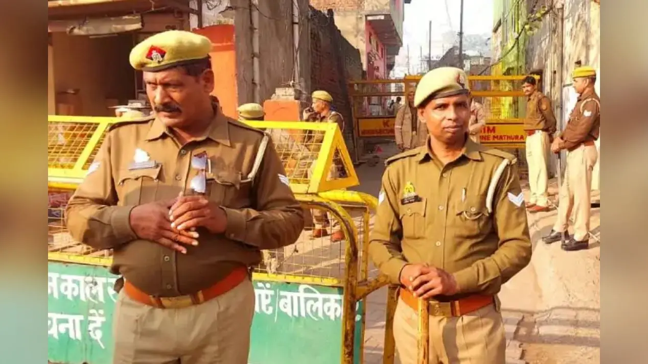 बाबरी विध्वंस की बरसी पर मथुरा में अलर्ट, श्रीकृष्ण जन्मभूमि पर दीपदान से पहले हिंदूवादी नेता हिरासत में